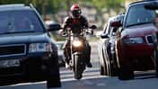 Mit dem Motorrad im Stau