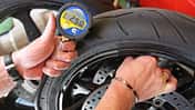 Den richtigen Luftdruck für Motorradreifen finden