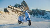 Vespa 946 Snake 2025 Sondermodell zum Jahr der Schlange