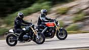 Test BMW R12 NineT vs. Triumph Speed Twin 1200 Rs
