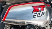 Die Bilder zeigen eine Enduro in der Transportkiste. Es ist eine Yamaha XT 500.