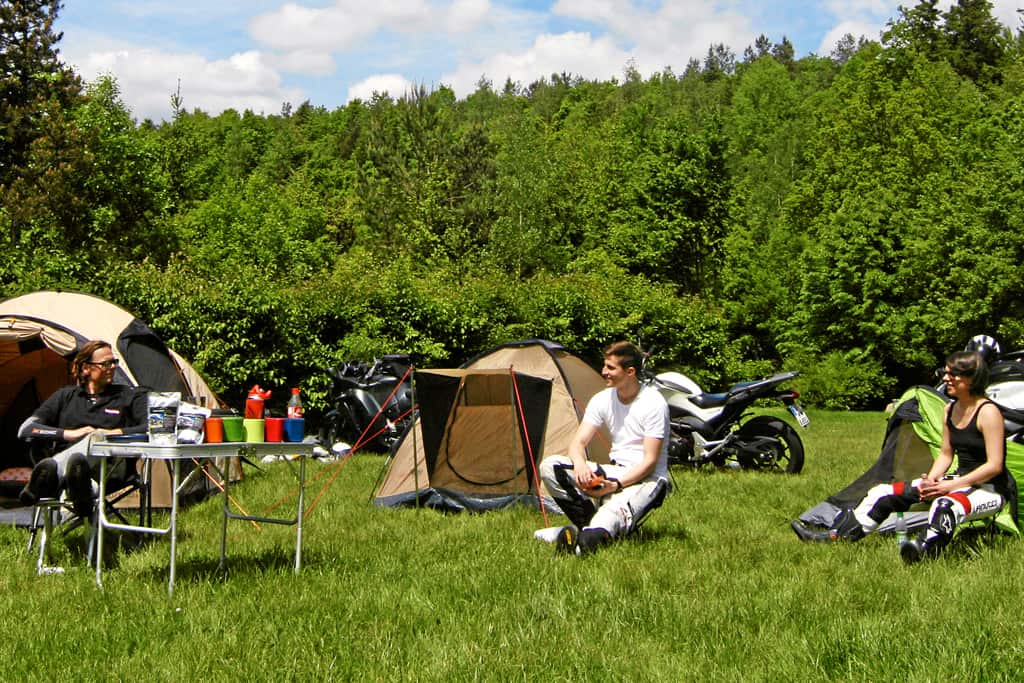 Camping mit Motorrdern