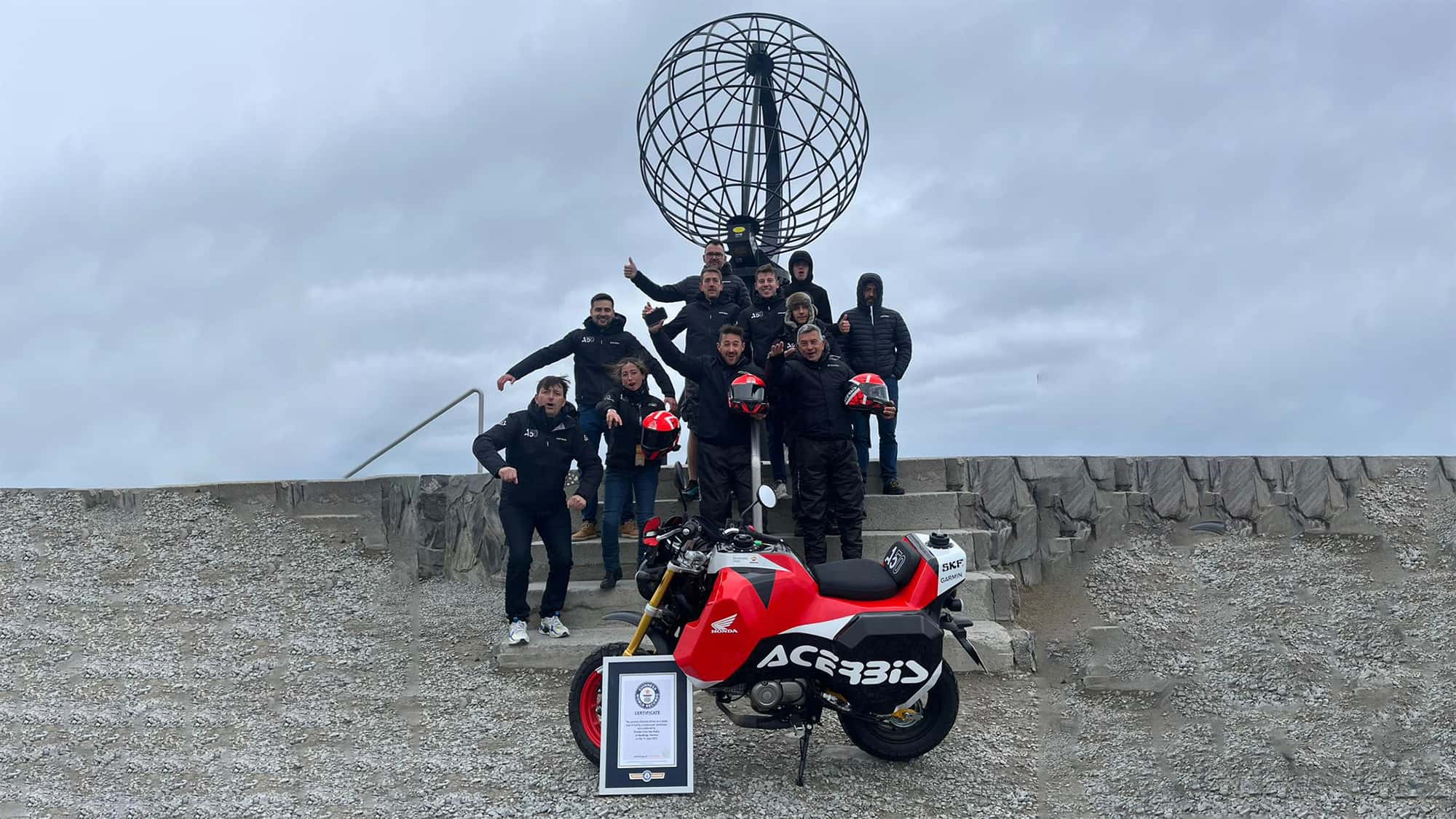 Honda Monkey 125 mit 108-Liter-Tank von Acerbis: AC50 Weltrekord